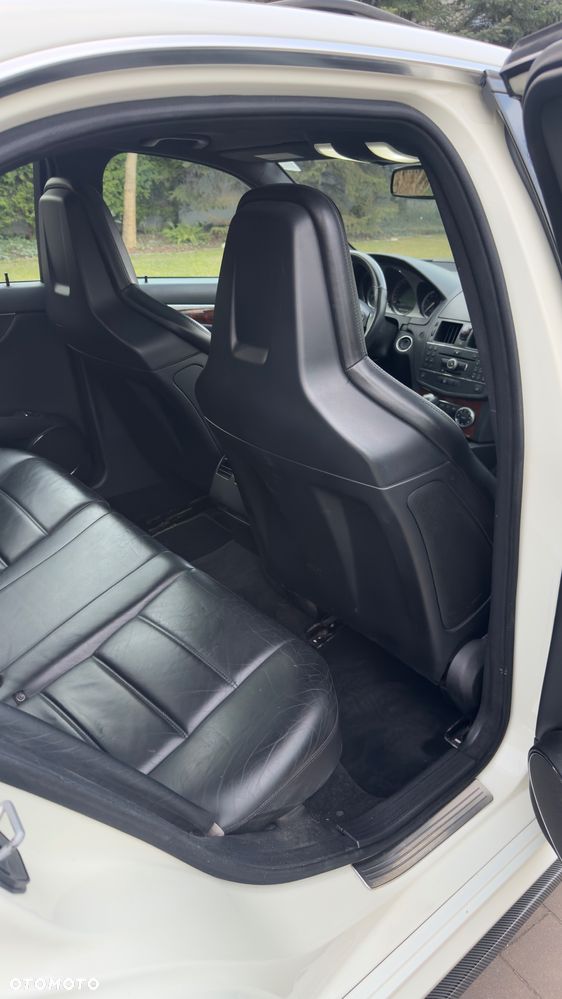 Mercedes-Benz Klasa C 63 AMG - 9