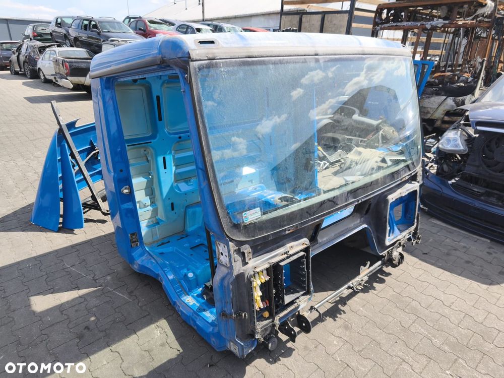 KABINA SZOFERKA DZIENNA MAN TGL 8.220 8 2010 EUROPA NIEBIESKA - 12