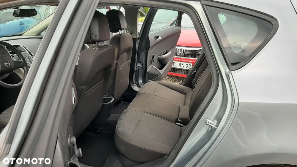 Opel Astra 1.6 Design Edition - 10