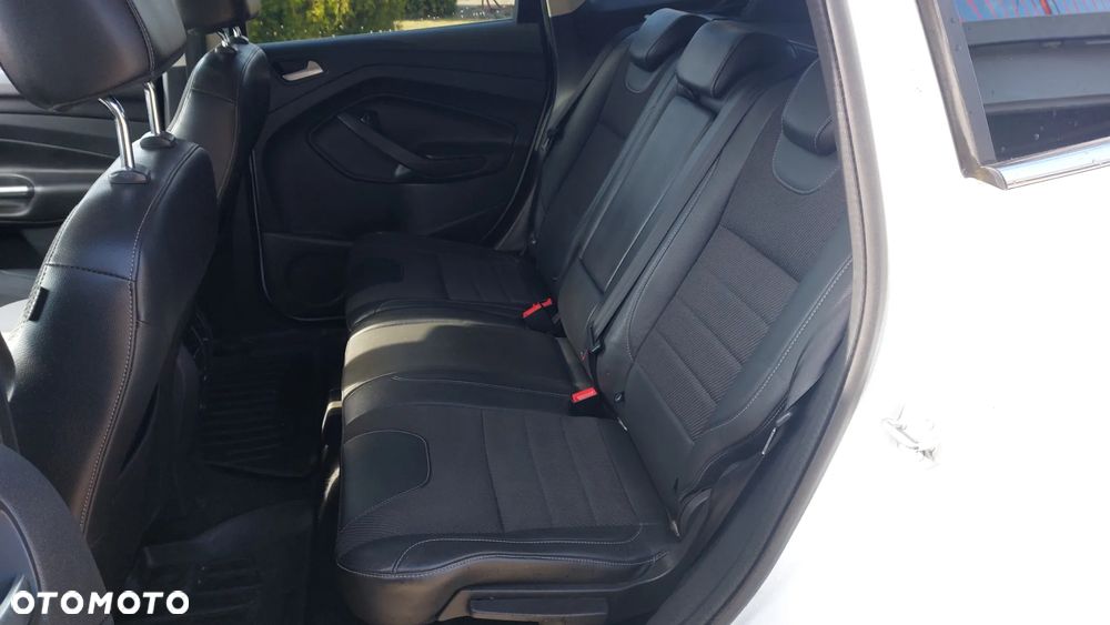 Ford Kuga 1.6 EcoBoost 2x4 Titanium - 19