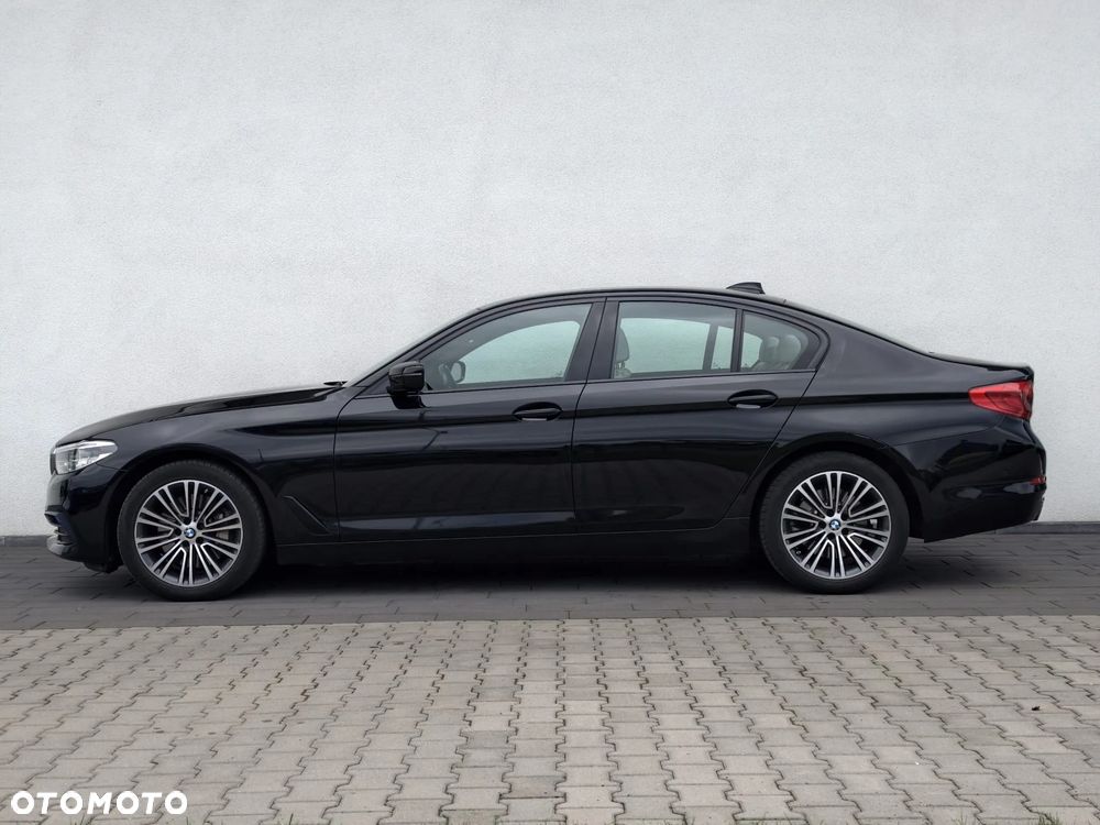 BMW Seria 5 530i xDrive Sport Line - 2