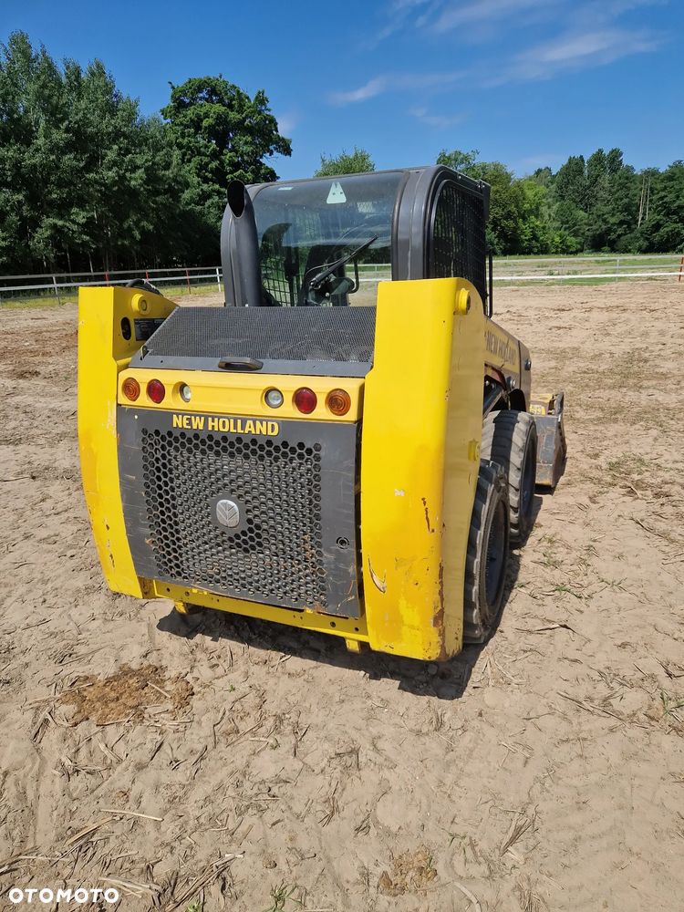 New Holland L216 - 3