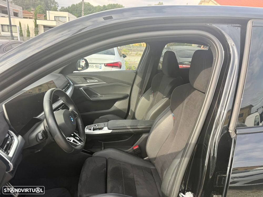 BMW iX2 eDrive20 Pack Desportivo M Pro - 7
