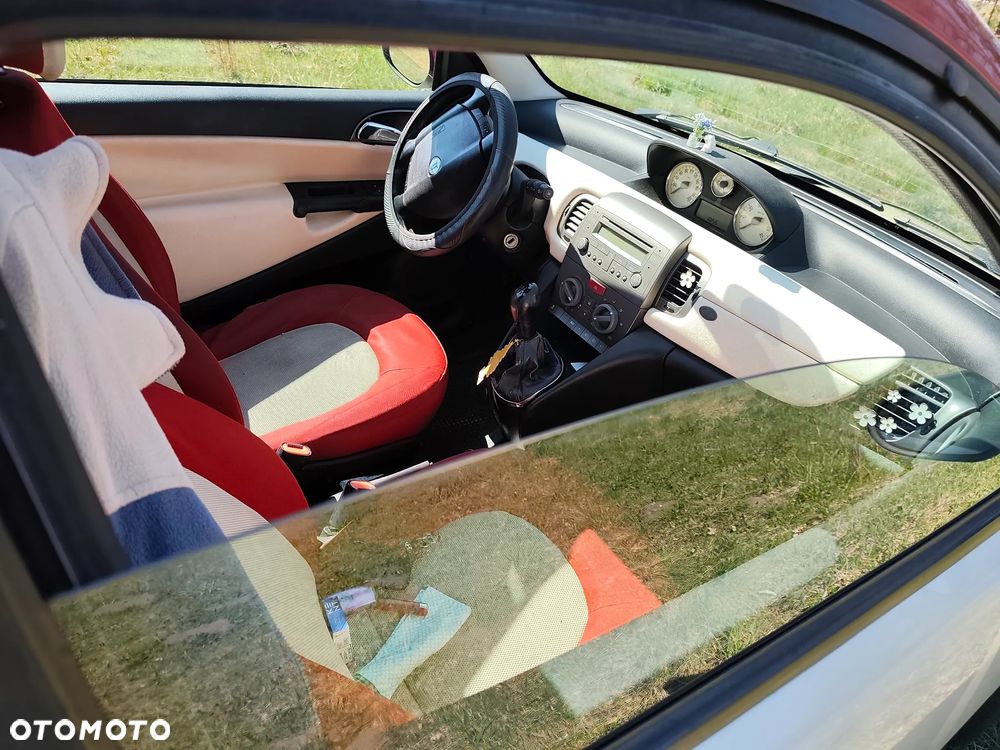 Lancia Ypsilon ver-1-3jtd-argento - 3