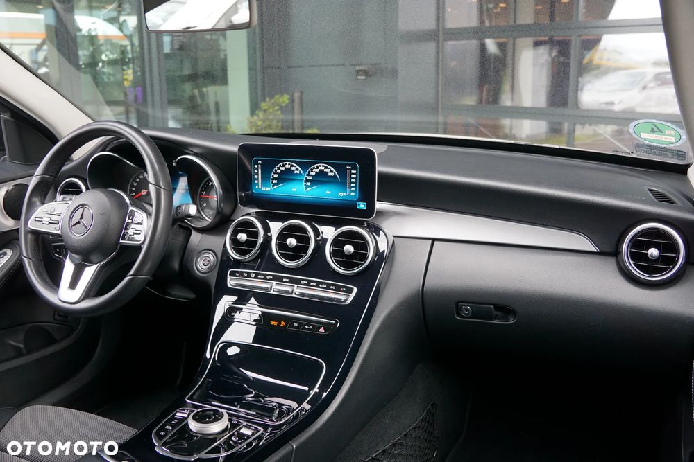 Mercedes-Benz Klasa C 200 d 9G-TRONIC - 36