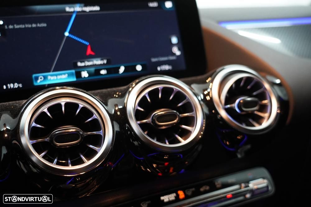 Mercedes-Benz GLA 180 d AMG Line - 17