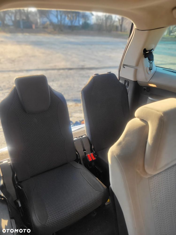 Citroën C4 Picasso - 11