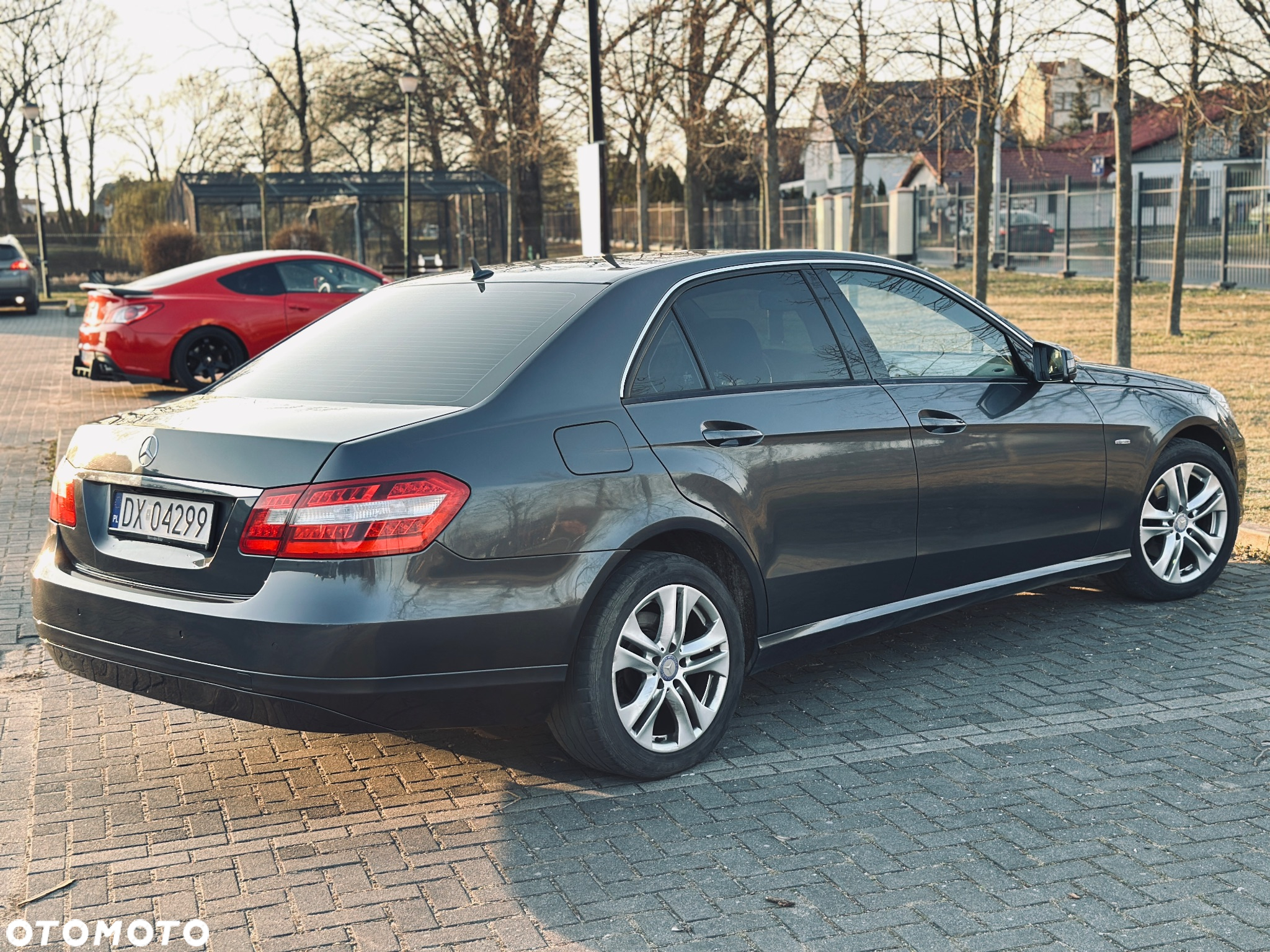 Mercedes-Benz Klasa E 220 T CDI DPF BlueEFFICIENCY Automatik - 9