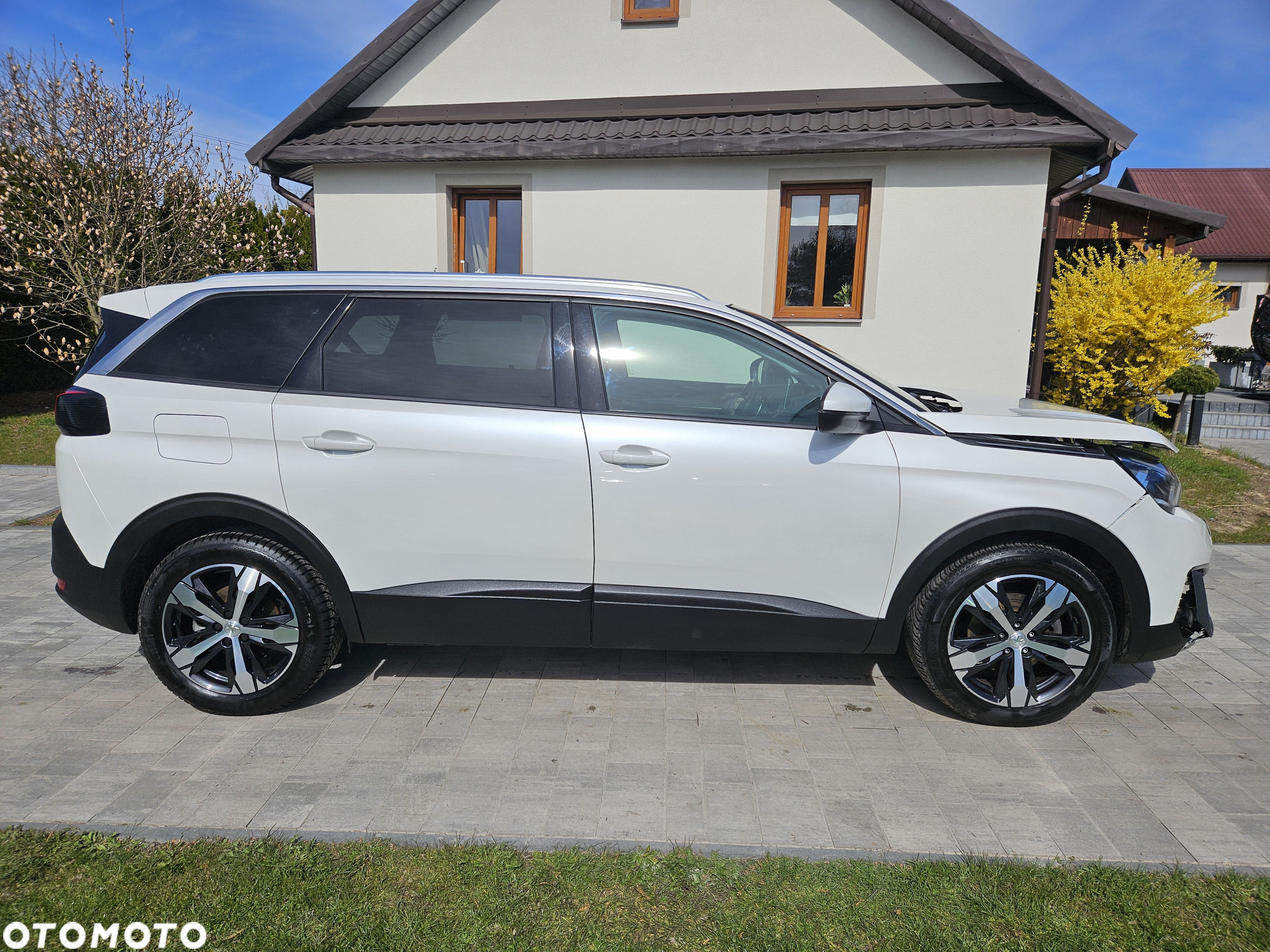 Peugeot 5008 1.5 BlueHDi Active S&S EAT8 - 6