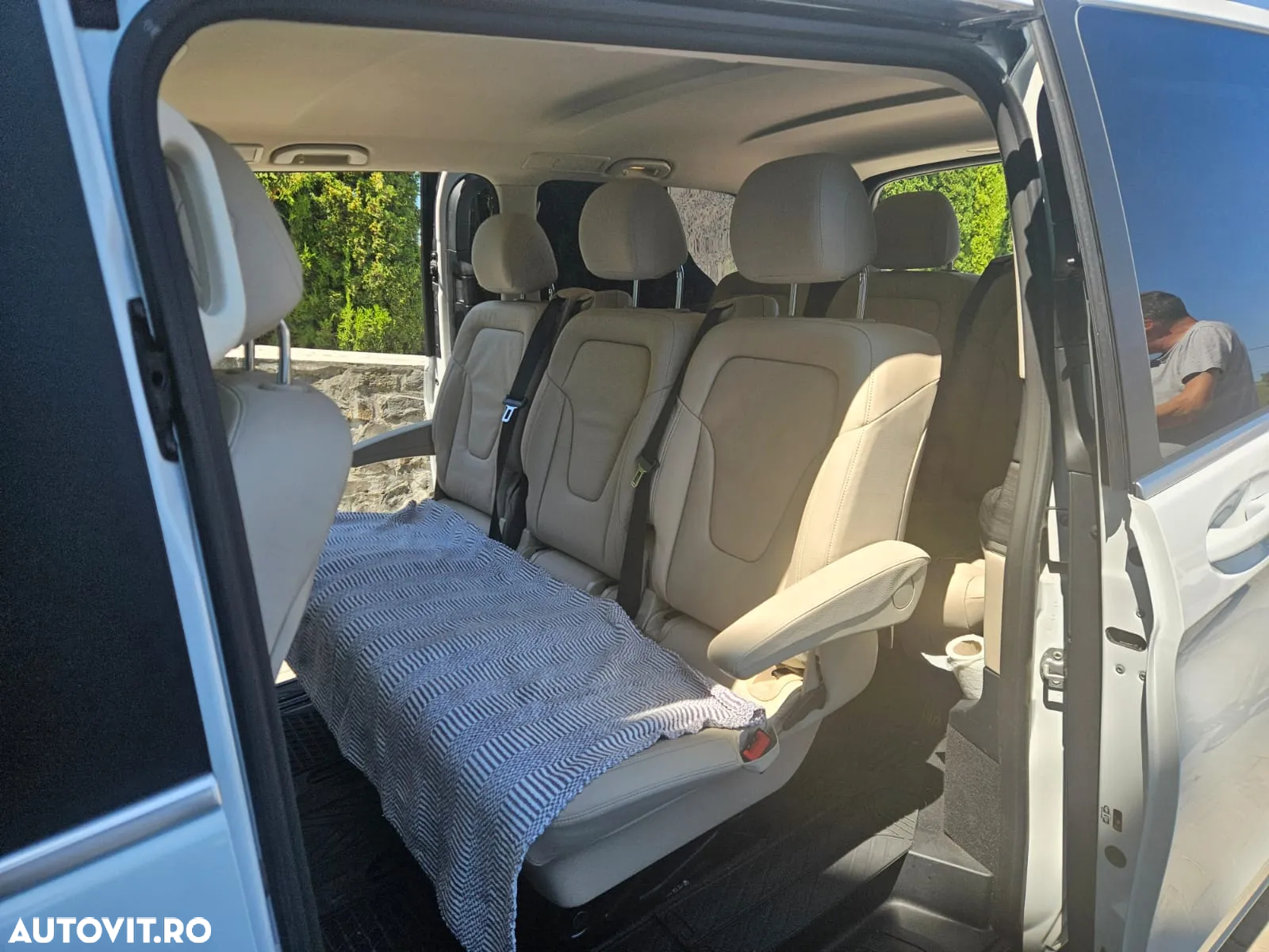 Mercedes-Benz V 300 d extralang 4Matic 9G-TRONIC - 8