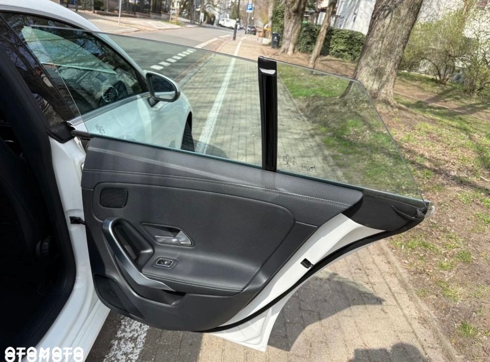 Mercedes-Benz CLA 200 d Progressive 8G-DCT - 9