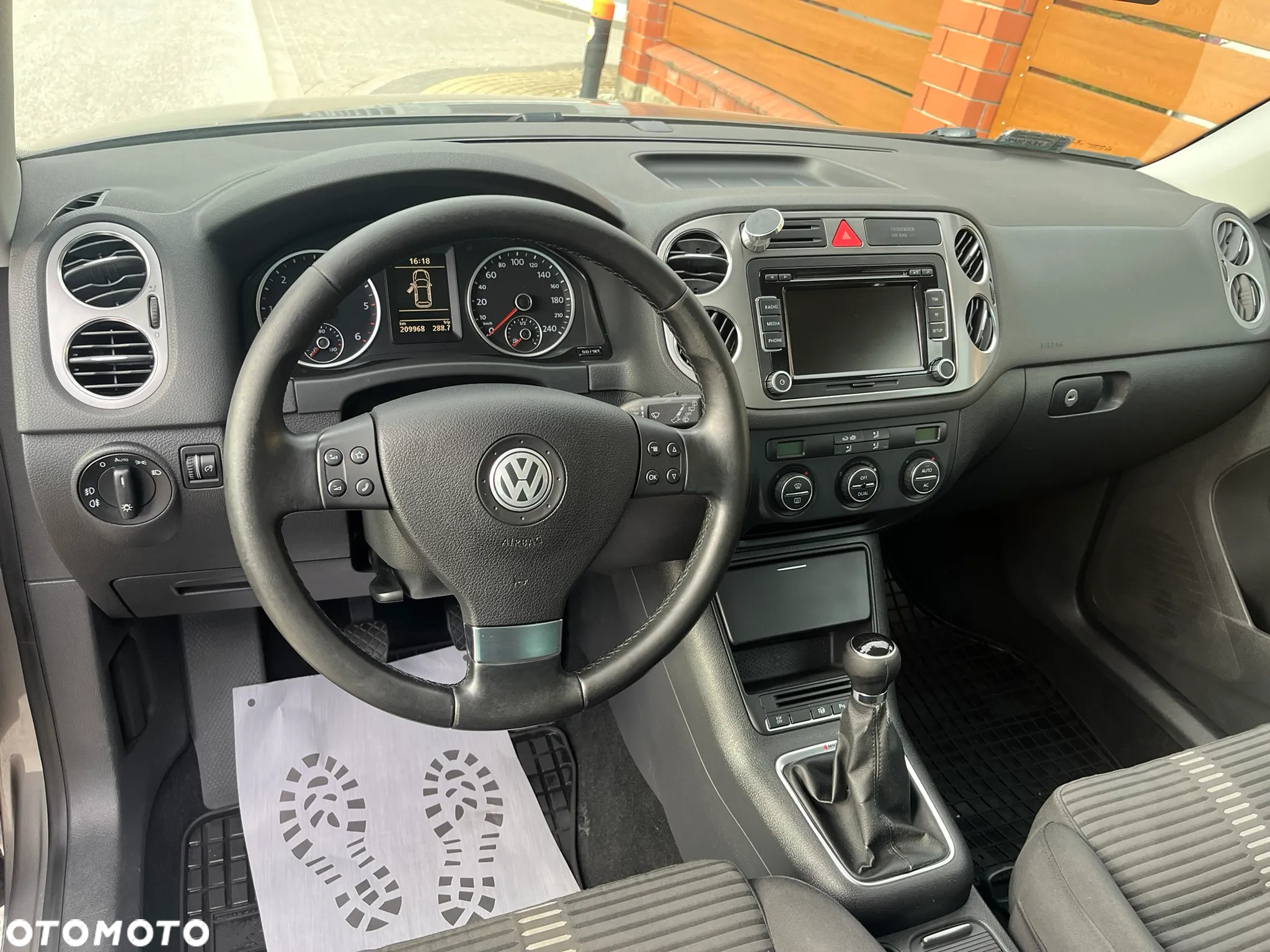 Volkswagen Tiguan 2.0 TDI 4Mot Track&Field - 9