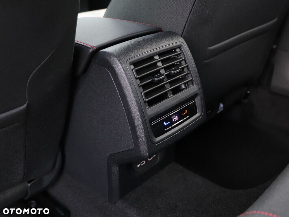 Volkswagen Golf - 31