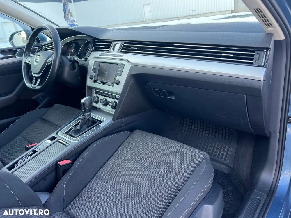 Volkswagen Passat 2.0 TDI DSG (BlueMotion Technology) Comfortline - 36