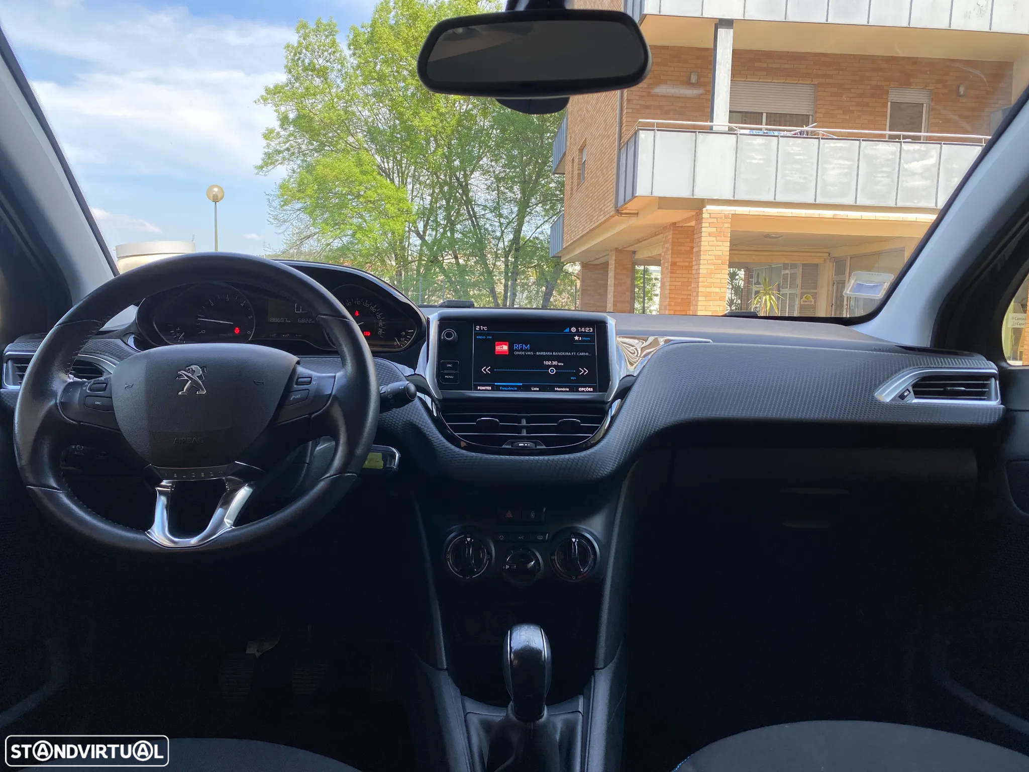 Peugeot 208 1.6 BlueHDi Style - 11