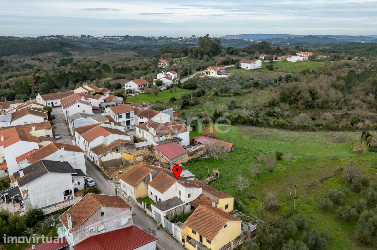 Moradia com Anexos, Terreno e Poço – Carvalhal de Azóia | Soure - Grande imagem: 3/17