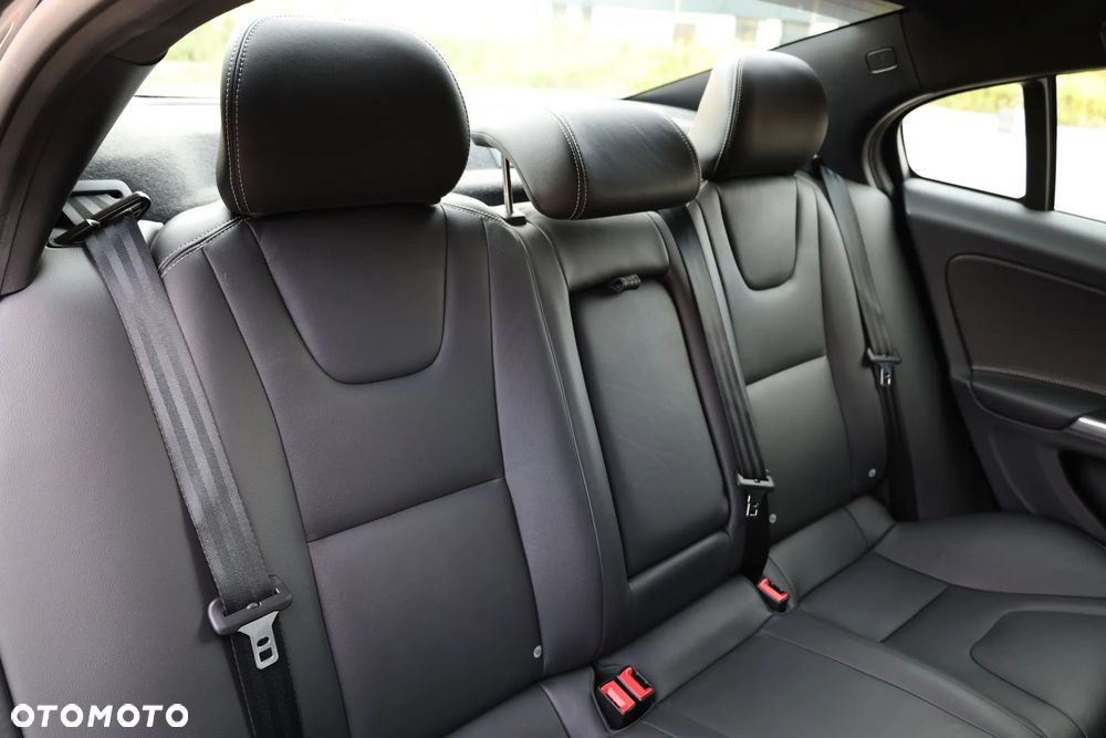 Volvo S60 T5 Drive-E Summum - 24