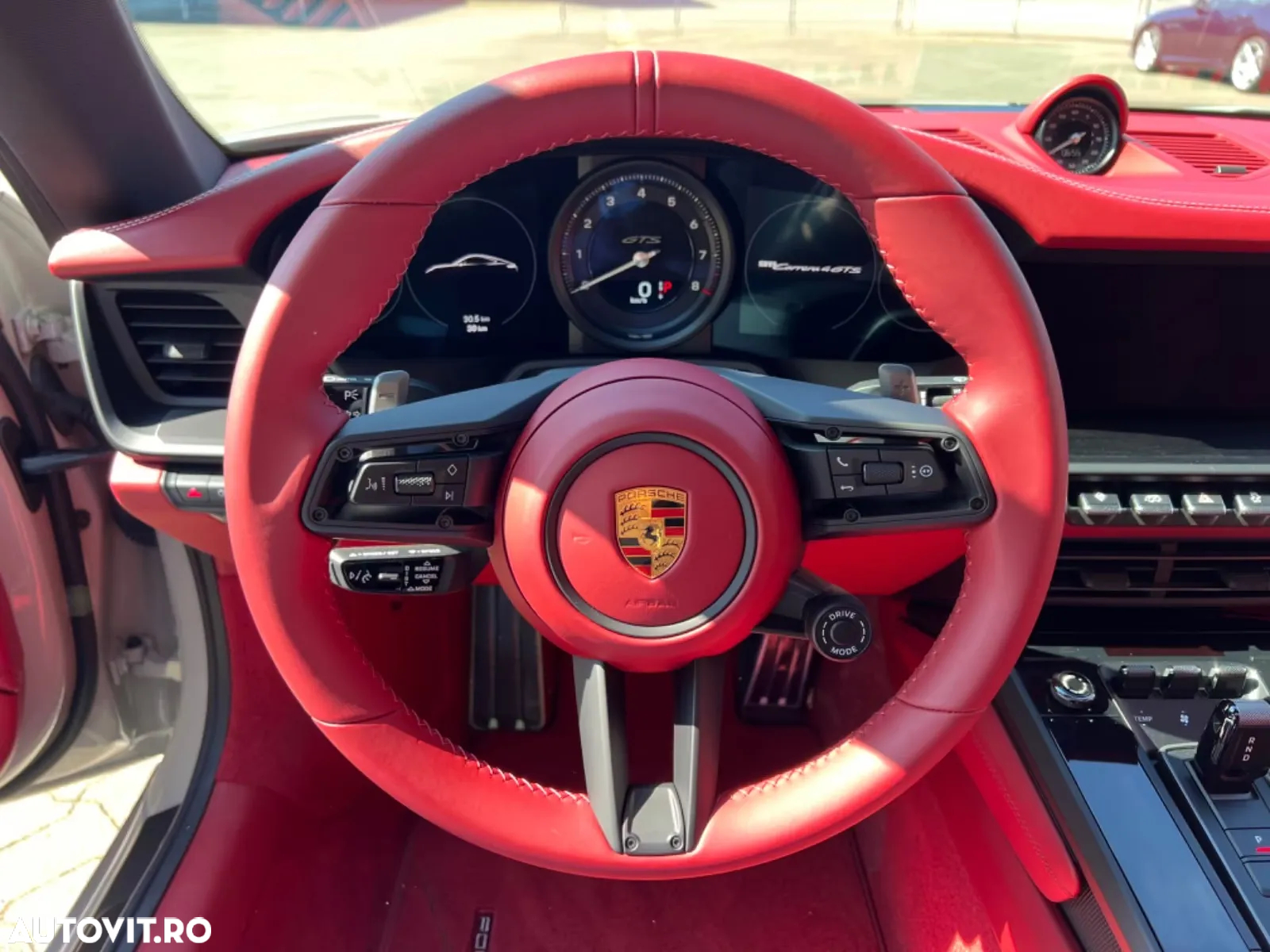 Porsche 911 Carrera Cabrio 4 GTS PDK - 10