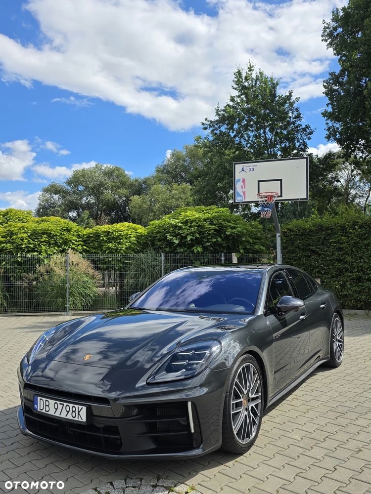 Porsche Panamera 4 E-Hybrid PHEV - 1