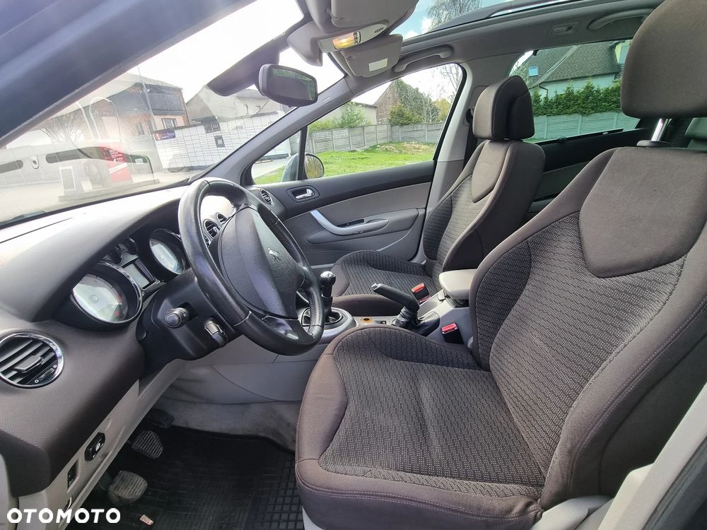 Peugeot 308 1.6 Premium Plus - 18