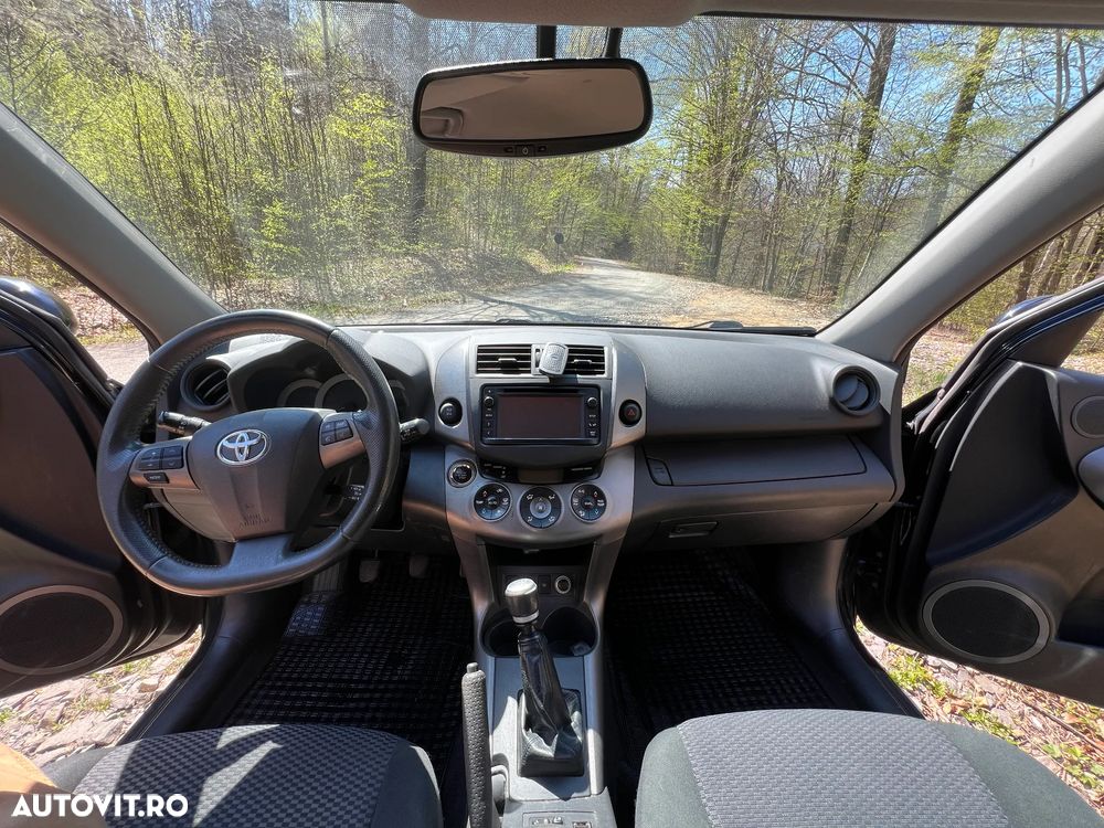 Toyota RAV4 - 4