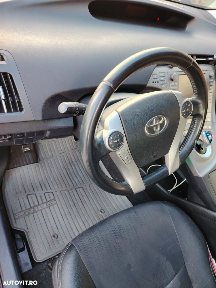 Toyota Prius Sol - 4