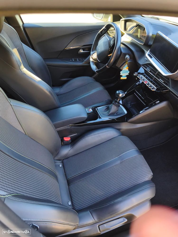 Peugeot 2008 - 8