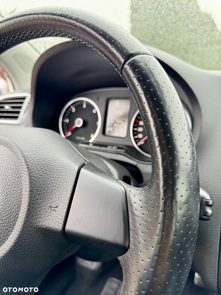 Volkswagen Polo Cross 1.6 TDI DPF - 12