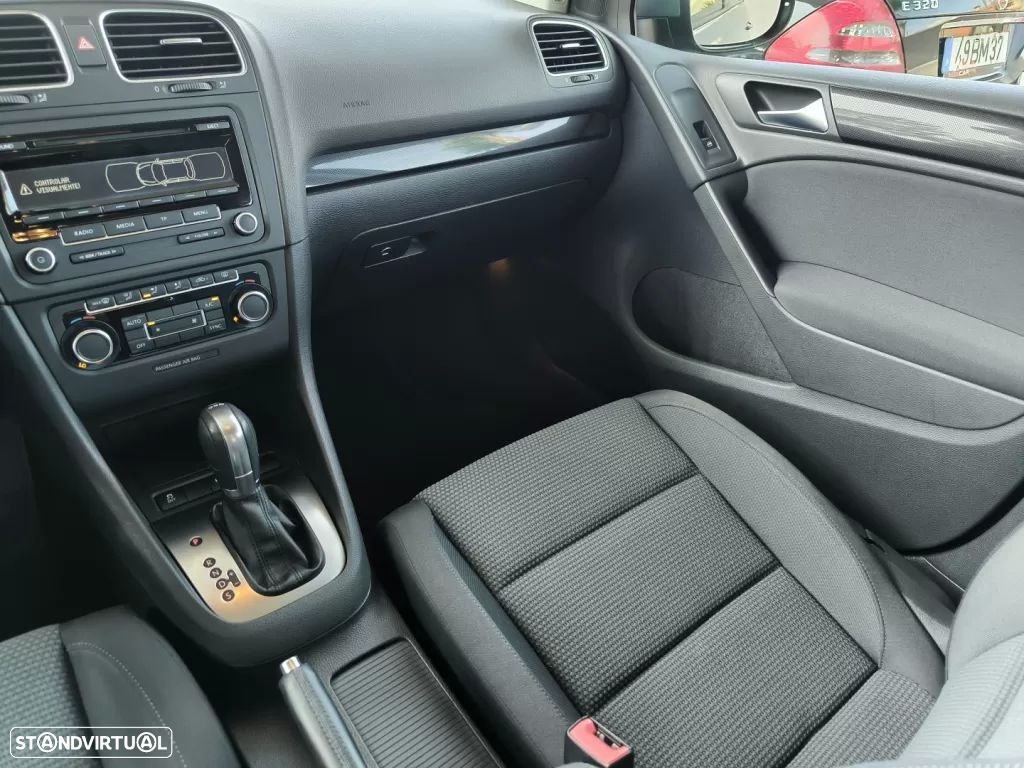 VW Golf 1.6 TDi Confortline DSG - 23