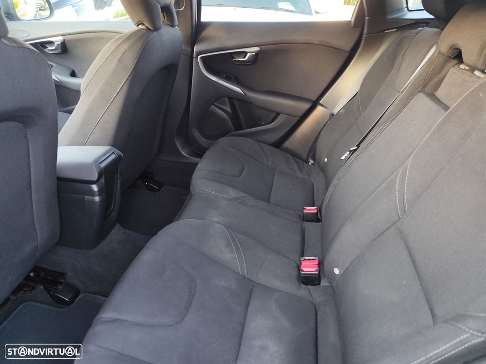 Volvo V40 1.6 D2 Momentum - 18