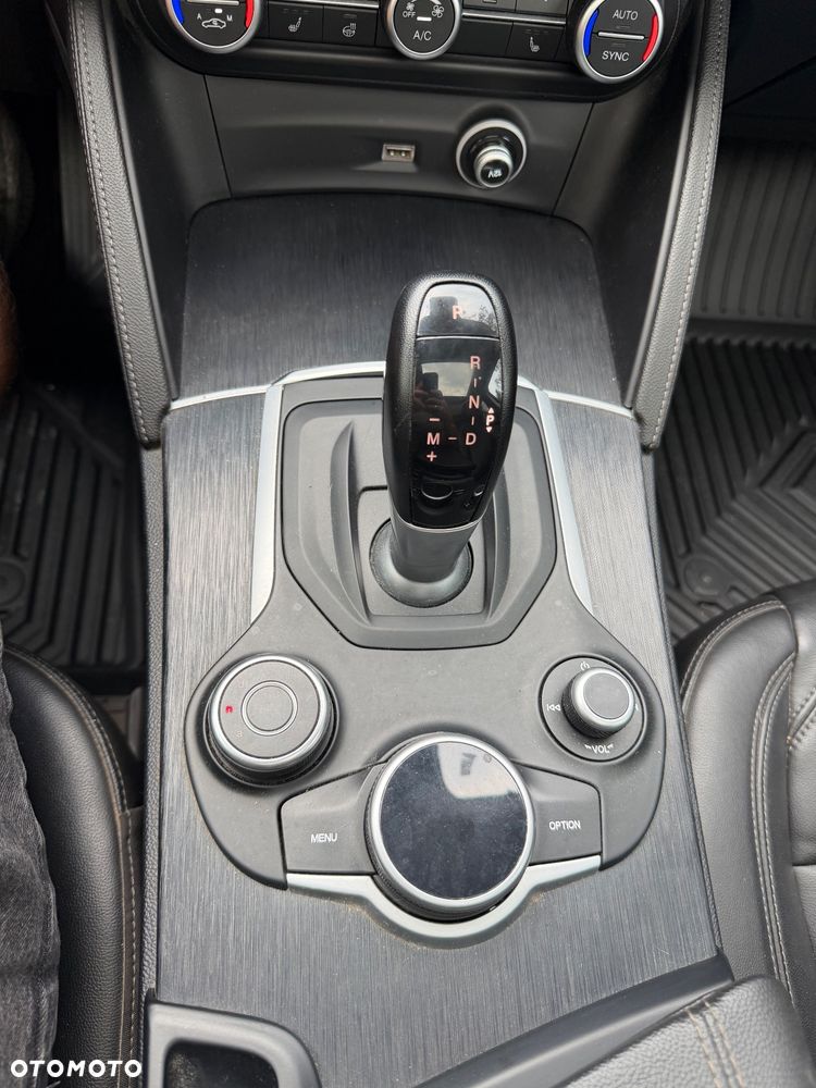 Alfa Romeo Stelvio 2.2 JTDM Super - 13