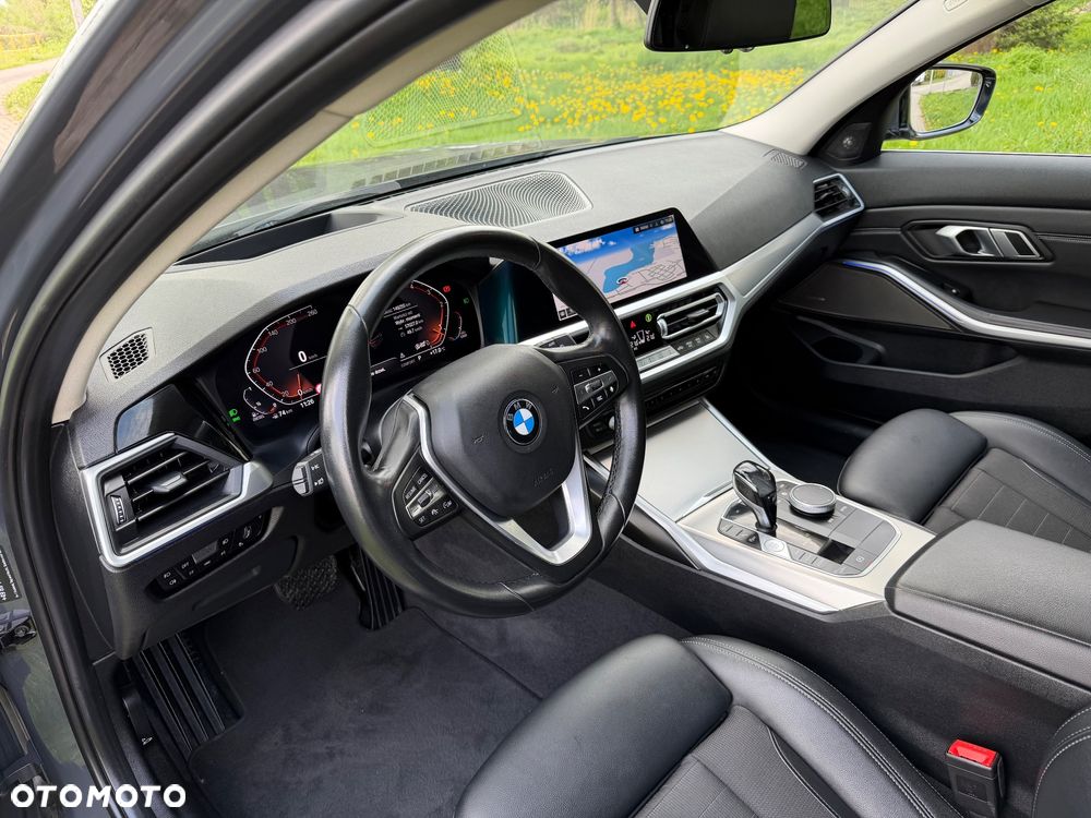 BMW Seria 3 320d Edition Luxury Line Purity - 14