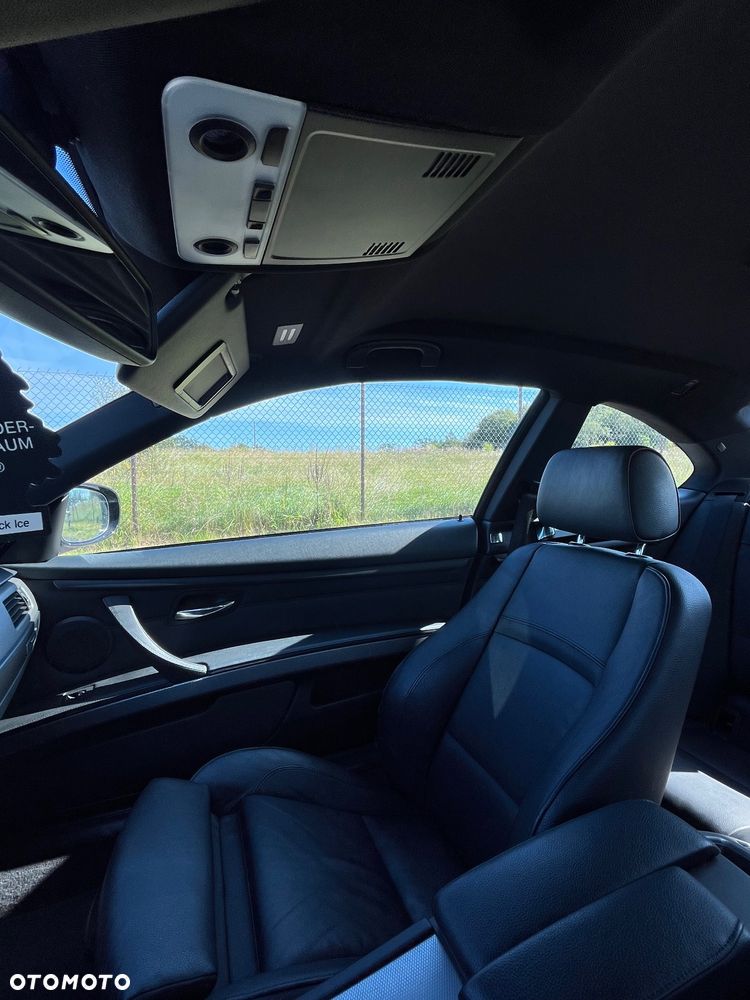 BMW Seria 3 325i xDrive Coupe M Sport Edition - 11