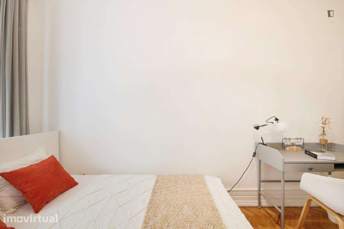 Quarto - localizado em Marquês de Pombal Lisbon - Grande imagem: 4/14