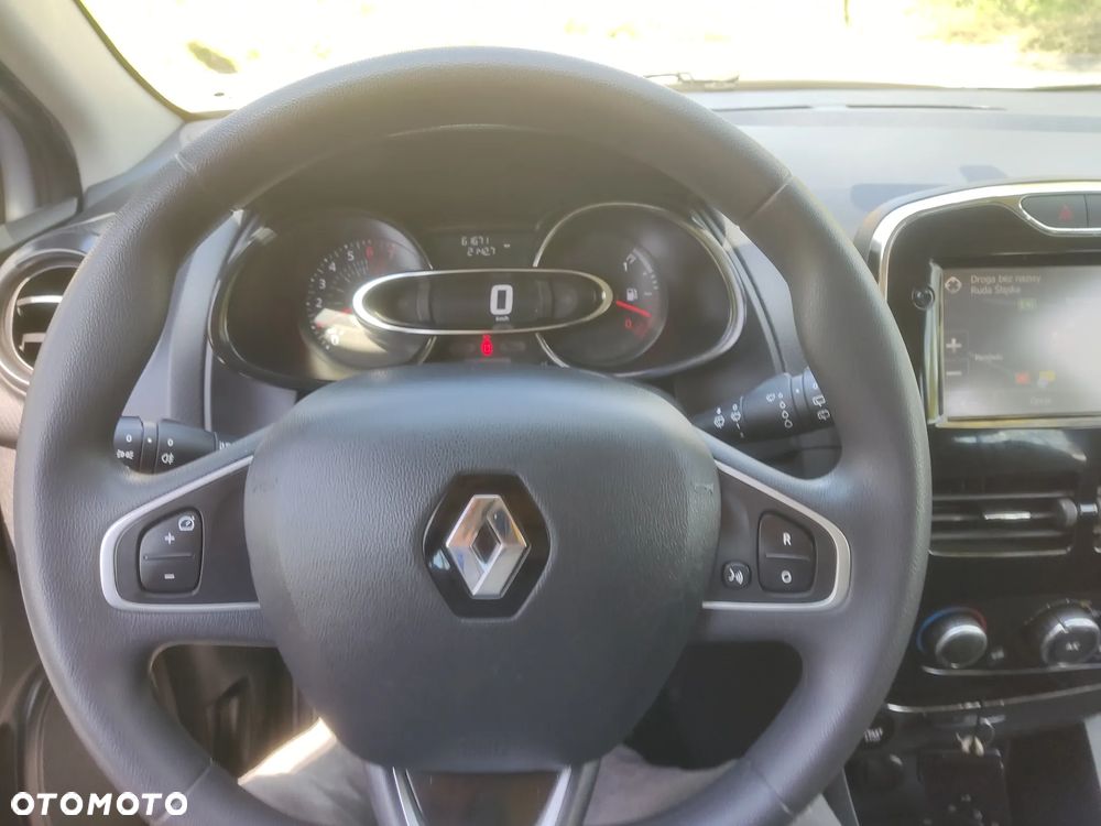Renault Clio 1.2 16V Confort Privilege - 26