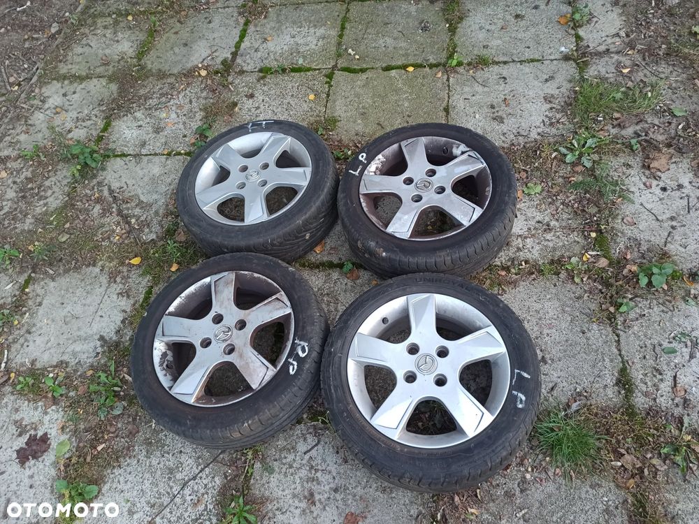 Mazda 2 - 16