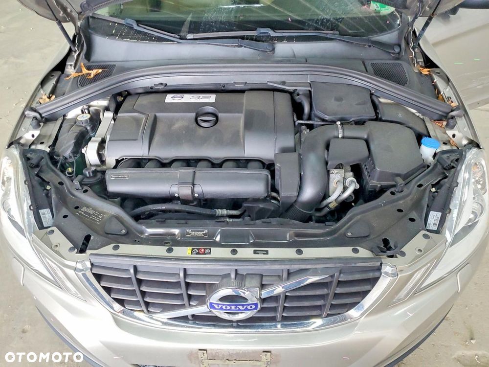 Volvo XC 60 3.2 AWD Kinetic - 13