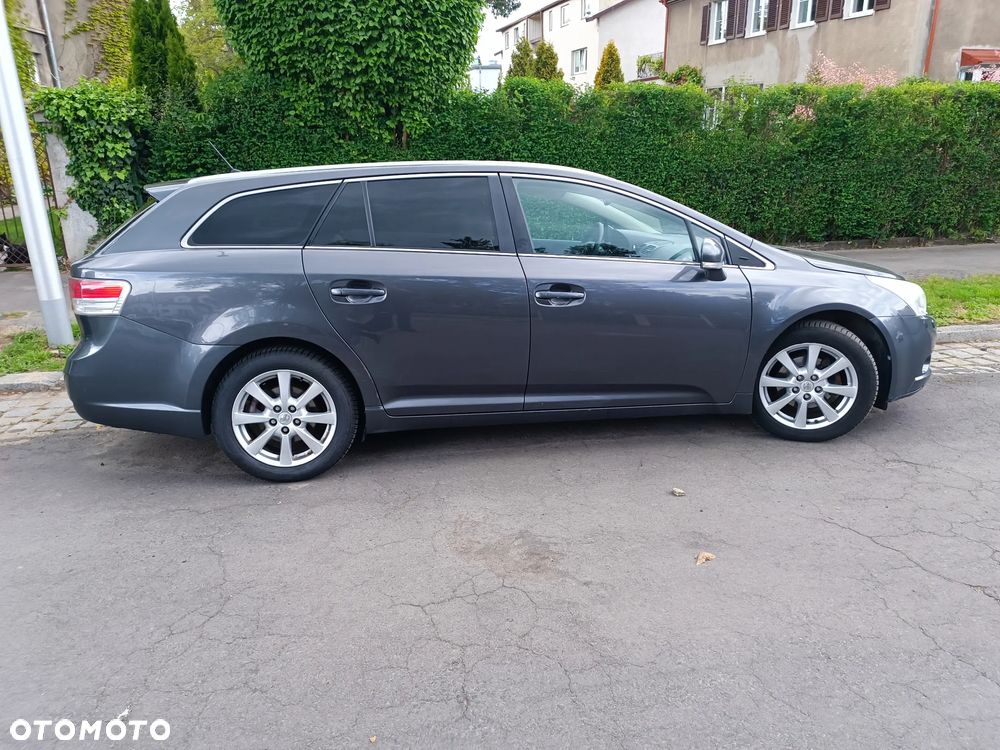 Toyota Avensis 1.8 Luna - 8