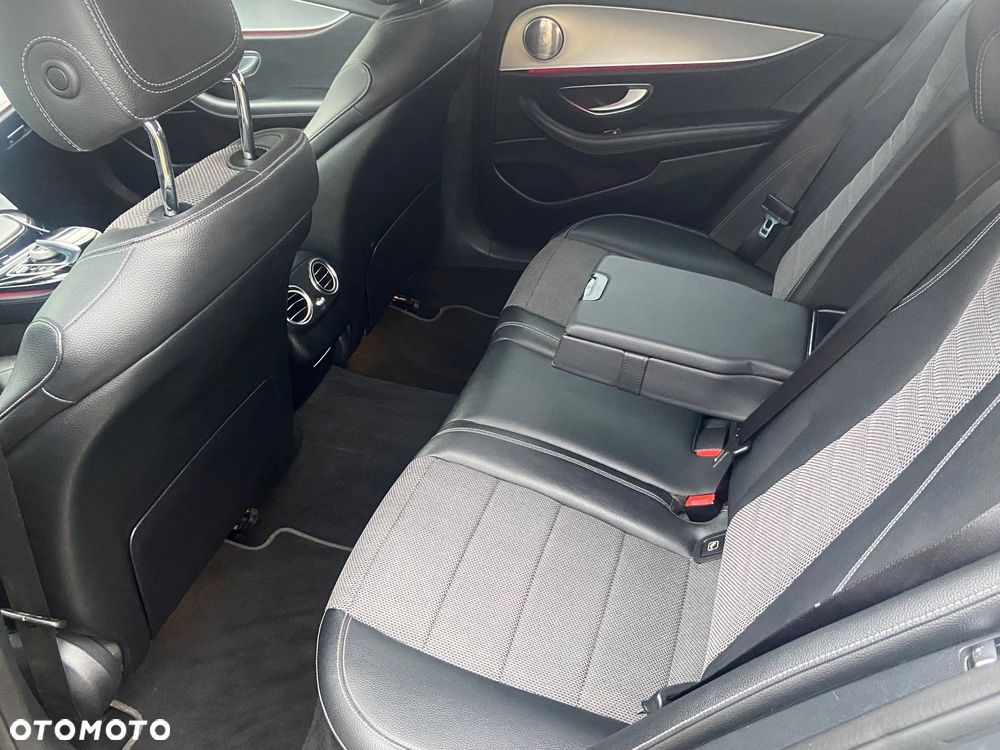 Mercedes-Benz Klasa E 220 d 9G-TRONIC AMG Line - 24