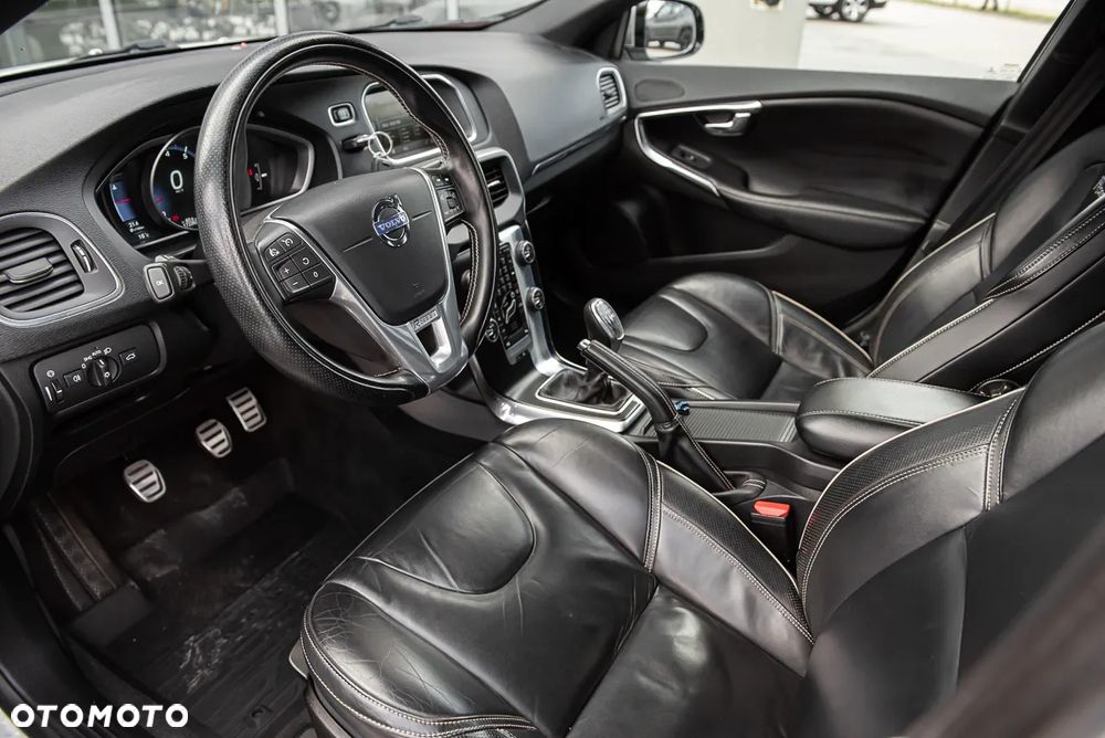 Volvo V40 T4 R-Design - 15