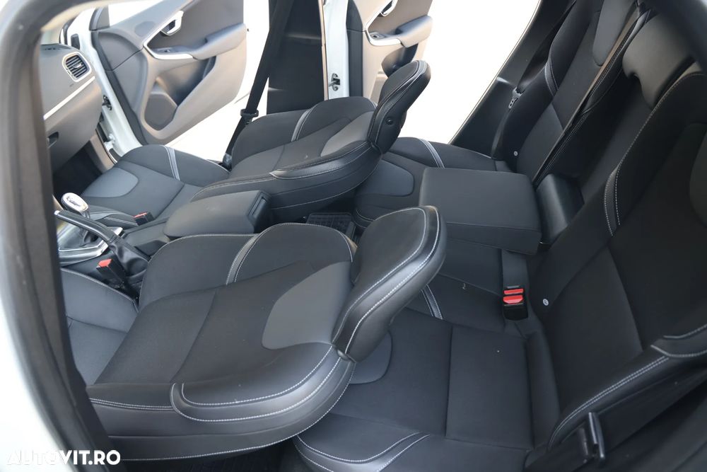 Volvo V40 D2 94g Summum - 10