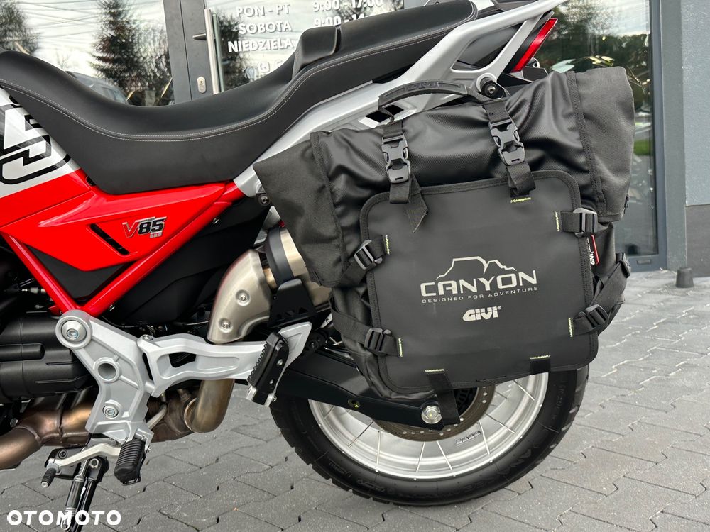 Moto Guzzi V85 - 35