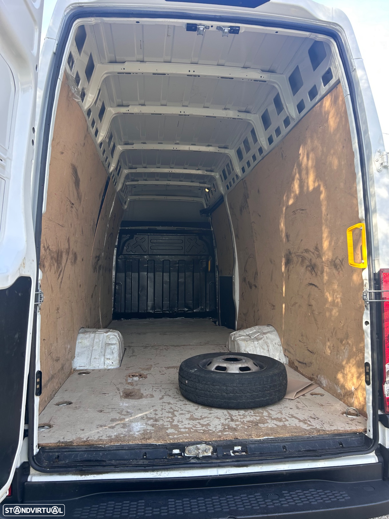 Iveco DAILY 35C16 - 12