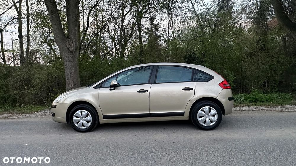 Citroën C4 1.4 16V Style - 5