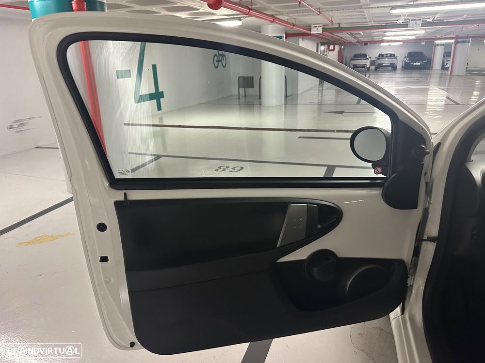 Toyota Aygo 1.0 + AC - 8