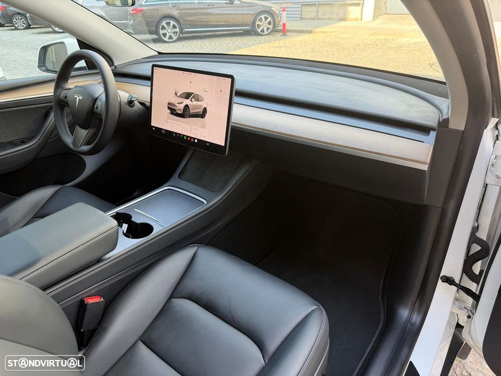 Tesla Model Y Long Range Dual Motor AWD - 19