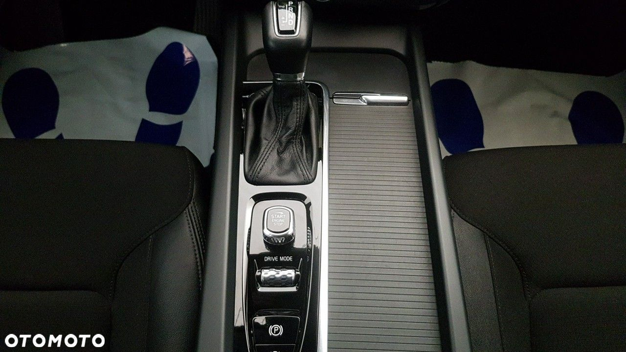Volvo XC 60 - 30