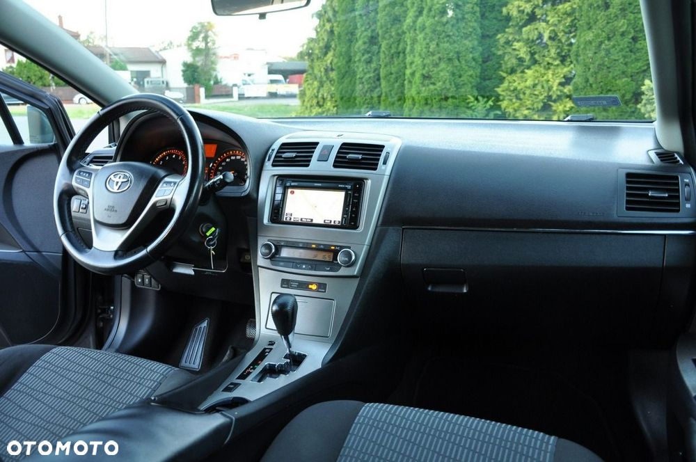 Toyota Avensis Touring Sports 1.8 Multidrive S Comfort - 29