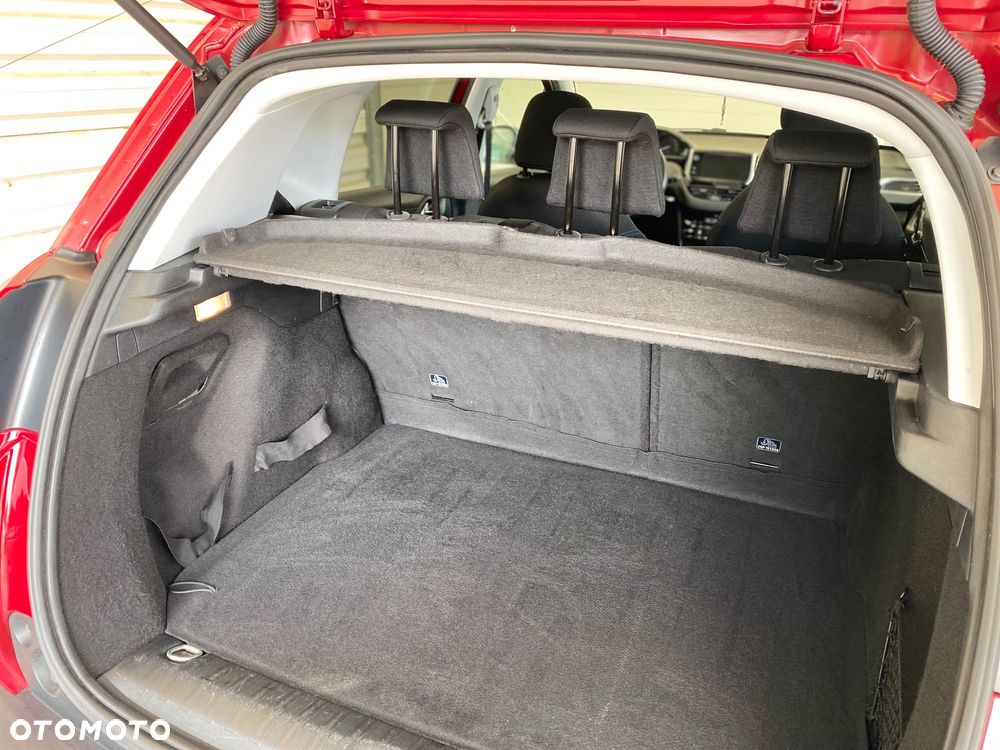 Peugeot 2008 1.6 BlueHDi Style - 36