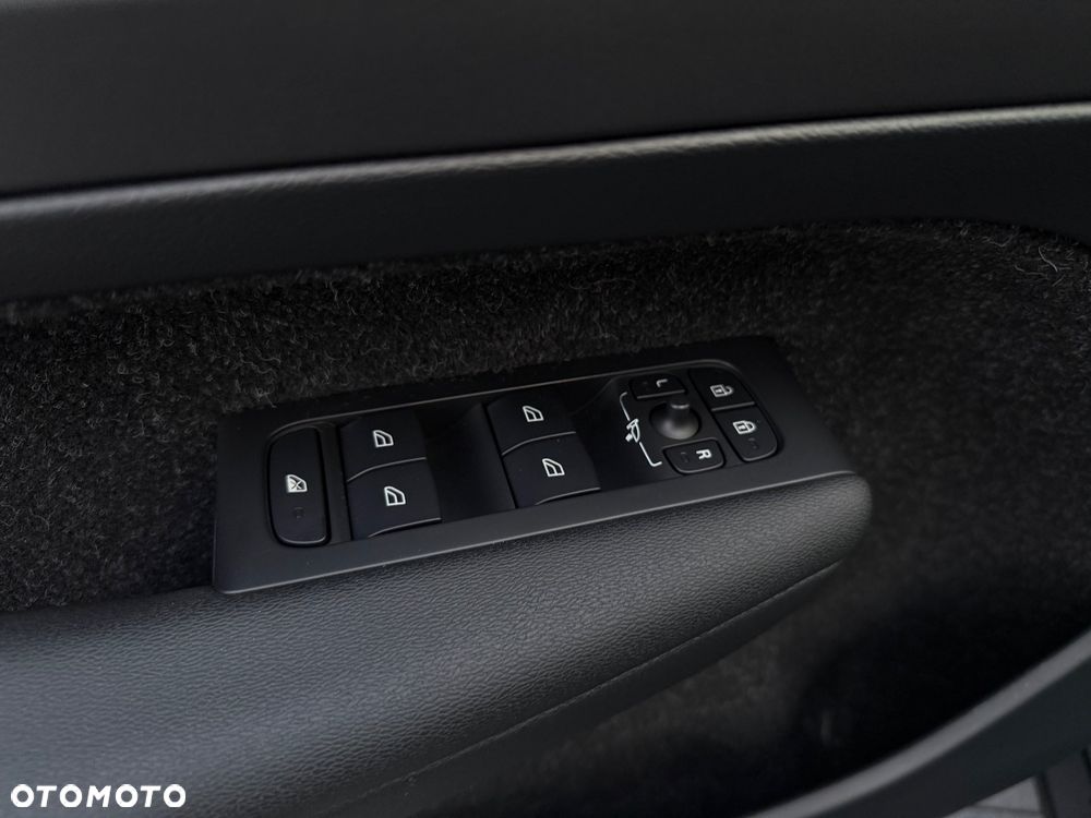 Volvo XC 40 D3 SCR Momentum - 16
